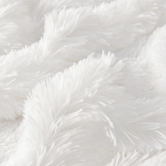 YUSOKI White King Faux Fur Blanket,2 Layers,90"x104",Without Pillows Big Soft Plush Fuzzy Large Warm Fluffy Blanket for Bed…