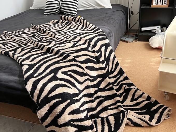 Fluffy Fleece Throw Blanket for Couch, Soft Cozy Black and White Zebra Blankets Fuzzy Thick Twin Blanket for Women, All Seasons (50x70 Inch)