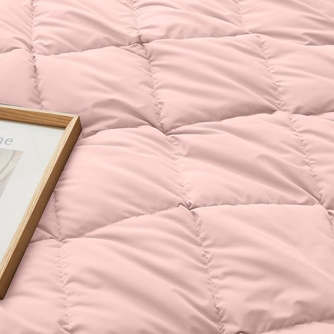 Soft Lightweight Down Blanket for Bed Sofa Couch Indoor and Outdoor Use, Warm and Fluffy Throw Blanket, Pink, Queen Size (90"X88")