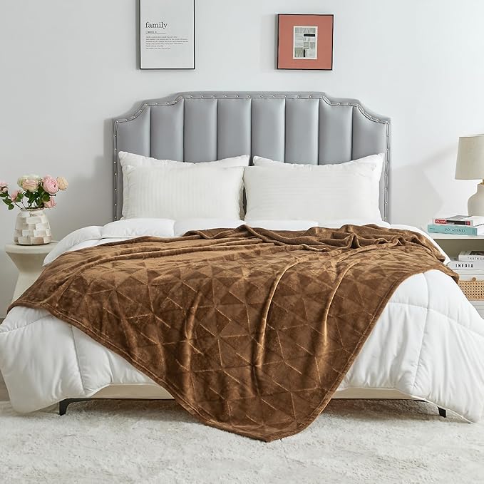 SOCHOW Triangle Textured Flannel Fleece Throw Blanket, Super Soft Lightweight Cozy Warm Plush Blanket for Bed Couch Sofa, 50 x 60 Inches, Nutshell Brown