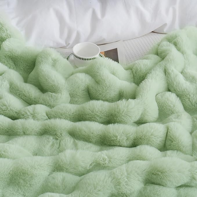 Bedbay Rabbit Faux Fur Bubble Blanket,Sage Green Fux Throw Blanket,Luxury Faux Fur Fluffy Throw Blanket,Super Soft Comfy Bed Sofa Blanket,Warm Thick Fuzzy Plush Throws for Winter-60 x80,Green