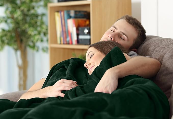 Utopia Bedding Fleece Blanket King Size Forest Green 300GSM Luxury Anti-Static Fuzzy Soft Microfiber Bed Blanket (90x102 Inch)