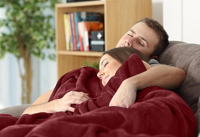 Utopia Bedding Fleece Blanket King Size Burgundy 300GSM Luxury Anti-Static Fuzzy Soft Microfiber Bed Blanket (90x102 Inch)