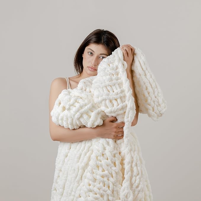WESHIONGOO Chunky Knit Throw Blanket 50"×60" Knitted Throw Blankets for Couch Bed Fluffy Soft Blanket with Jumbo Chenille Yarn Thick 100% Handmade (Cream White)