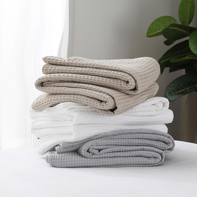 100% Cotton Waffle Blanket (Light Grey - King Size - 104 * 90''), Pre-Washed and Anti-Shrinkage Soft Lightweight Bed & Couch Blanket, 380 GSM Waffle Weave Throw Blanket for All Seasons