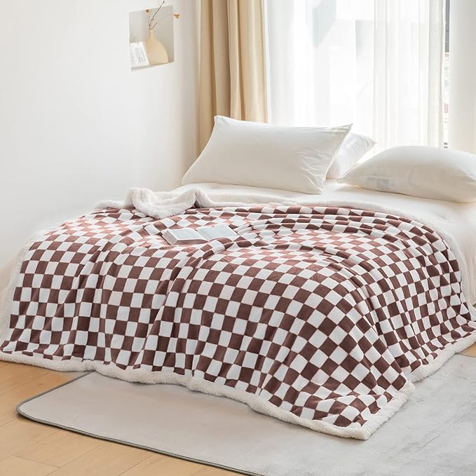LOMAO Sherpa Throw Blanket Fleece Blanket with Checkered Pattern Soft Thick Blanket for Couch, Bed, Sofa Luxurious Warm and Cozy for All Seasons (Coffee, 51"x63")