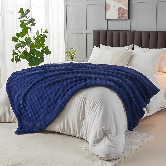 NEWCOSPLAY Faux Fur Twin Blanket Dark Navy Bubble Blanket Thick Warm Soft for Couch Sofa Bed 550GSM (Dark Navy, Twin(60"x80"))