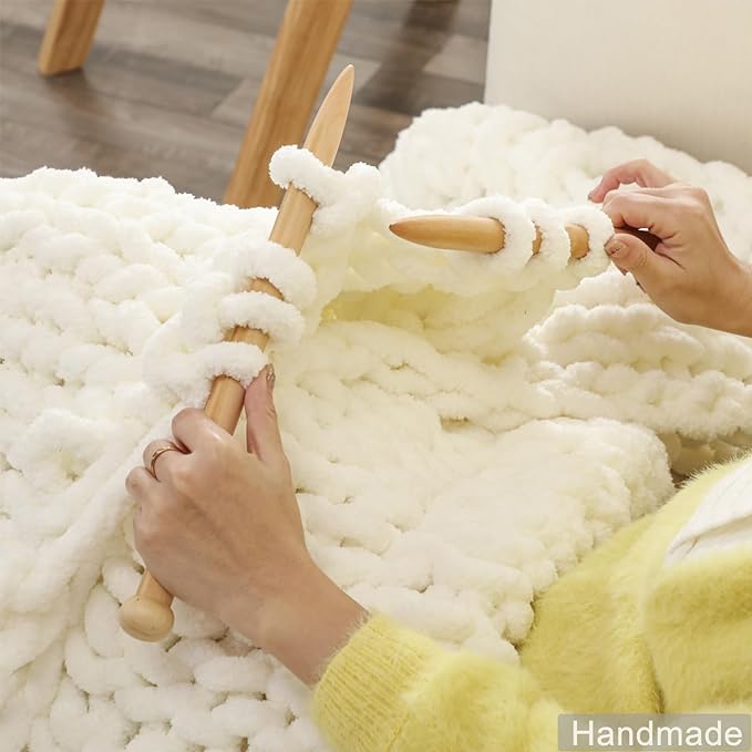WESHIONGOO Chunky Knit Throw Blanket 50"×60" Knitted Throw Blankets for Couch Bed Fluffy Soft Blanket with Jumbo Chenille Yarn Thick 100% Handmade (Cream White)