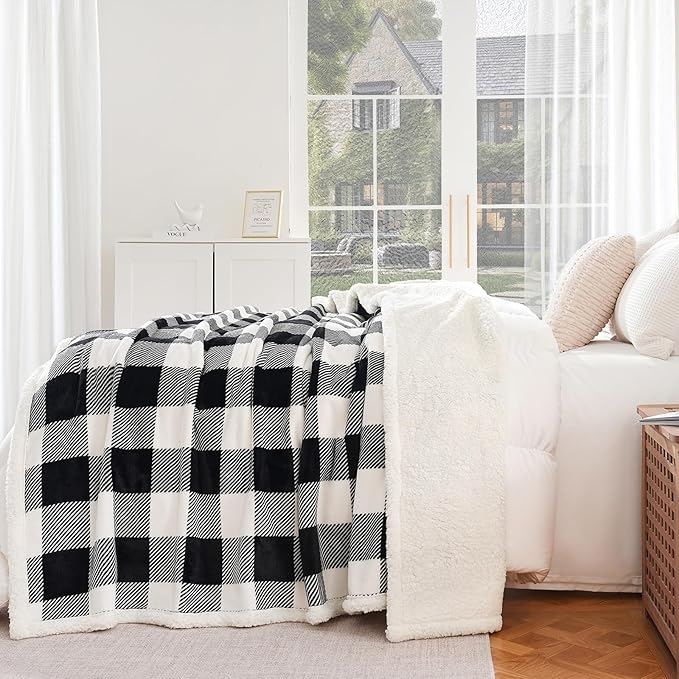 PU MEI Sherpa Fleece Throw Blanket 80" x 90" Reversible Plush Fluffy Large Big Blanket Lattice Flannel Blankets for All Season Use, Black and White