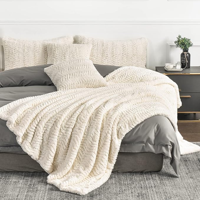 YUSOKI Luxury Faux Fur Blanket for Twin XL Bed 2 Layers,5.2lb,All Ages,Home Decoration Without Pillows(Ivory,63" x 90")