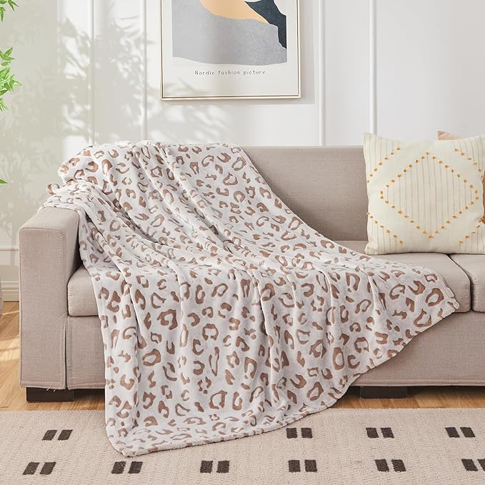 SOCHOW Flannel Fleece Cheetah Print Throw Blanket for Women, Lightweight Super Soft Cozy Plush Blanket, 50 x 60 Inches Brown Leopard
