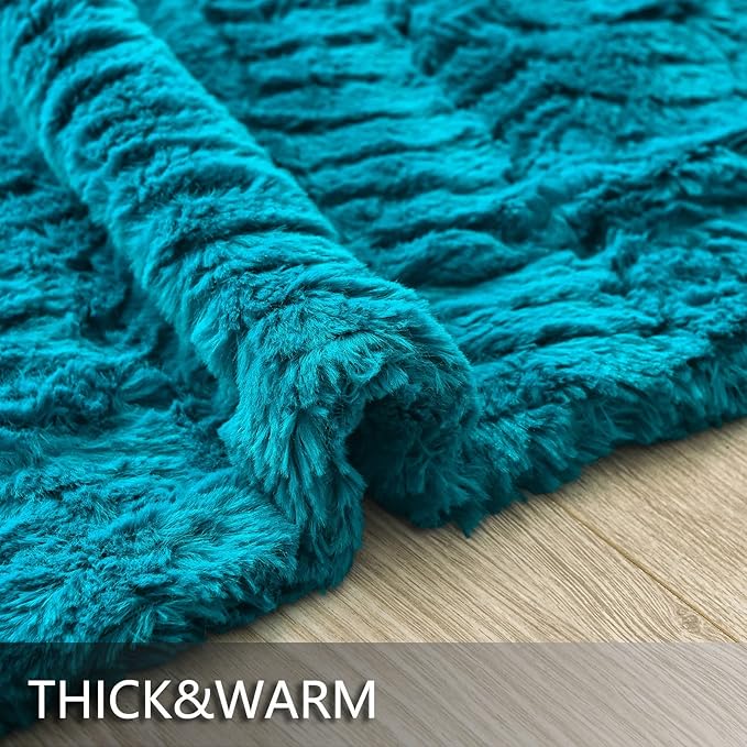YUSOKI Luxury Faux Fur Twin XL Blanket for Twin XL Bed 2 Layers,5.2lb,All Ages,Home Decoration Without Pillows(Teal,63"x90")