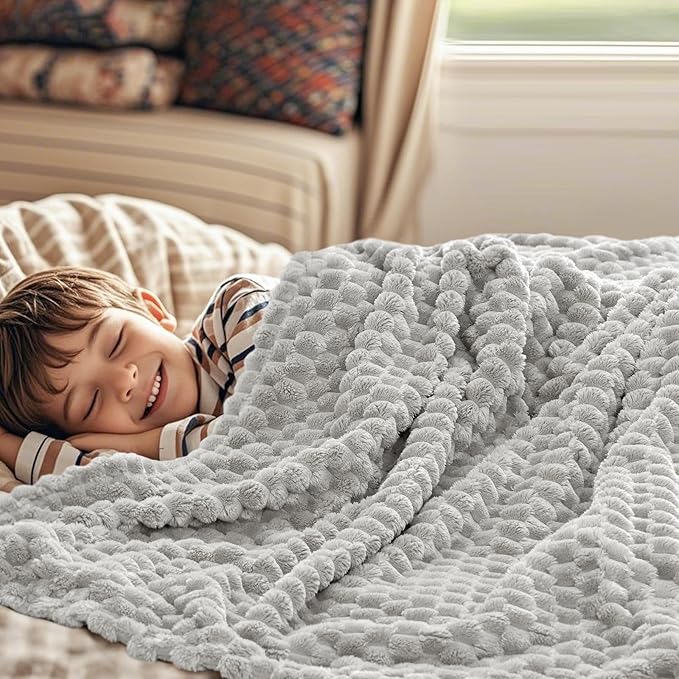 PHF Ultra Soft Flannel Fleece Throw Blanket, Lightweight 3D Jacquard Fleece Blanket, No Shedding, No Pilling, Luxury 340GSM Aesthetic Fluffy Cozy Throws for Couch Room Decor, 50"x60", Light Grey