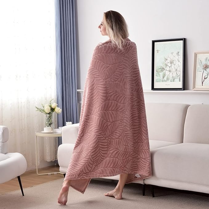 SOCHOW Super Soft Flannel Fleece Throw Blanket for Women, Lightweight Cozy Warm Leaves Textured Plush Blanket for Bed Couch Sofa, 50 x 60 Inches, Dusty Rose
