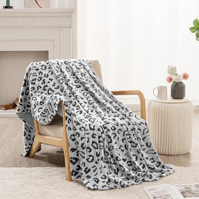 SOCHOW Flannel Fleece Cheetah Print Throw Blanket for Women, Lightweight Super Soft Cozy Plush Blanket, 60 x 80 Inches Black Leopard