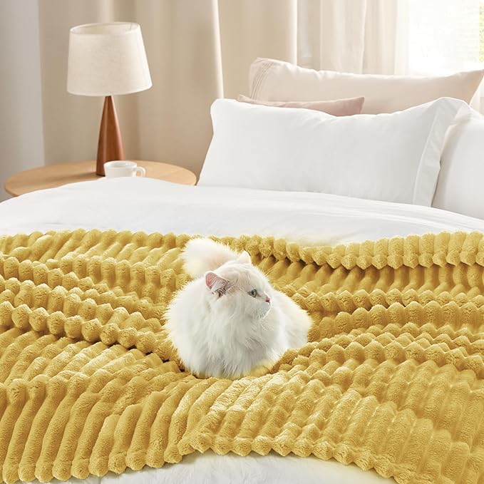 Bedsure Honey Full Blanket for Couch - GentleSoft Cozy Soft Blankets for Women, Cute Small Fleece Throws for Girls, Birthday Gifts for Women, Mothers Day Decor Gifts for Mom, 84x90 Inches