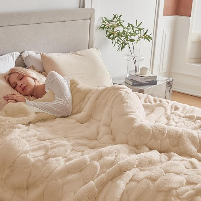 50x70 Inches Ultra-Soft Fuzzy Faux Fur Plush Throw Blanket - Thick, Warm Sherpa for Couch, Sofa, Bedroom, Camping - Decorative Blanket for Cozy Warmth, 680 GSM Cloud Camel Brown