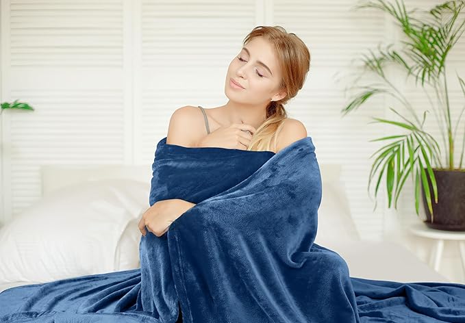 Utopia Bedding Fleece Blanket King Size Royal Blue 300GSM Luxury Fuzzy Soft Anti-Static Microfiber Bed Blanket (90x102 Inch)