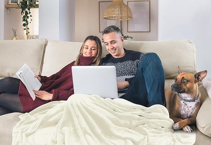 Utopia Bedding Fleece Blanket Full Size Ivory 300GSM Luxury Fuzzy Soft Anti-Static Microfiber Bed Blanket (90x84 Inch)