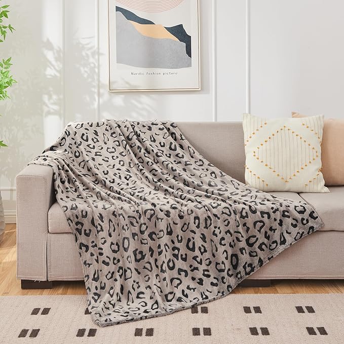 SOCHOW Three-Dimensional Leopard Print Flannel Fleece Throw Blanket, Lightweight Super Soft Cozy Plush Blanket for Couch Bed, 60 x 80 Inches, Chocolate Leopard
