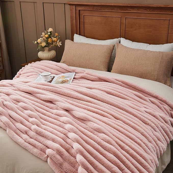 NEWCOSPLAY Faux Fur Twin Blanket Pink 3D Ribbed Plush Thick Warm Blanket for Couch Sofa Bed 850GSM (Pink Ribbed, Twin(60"x80"))