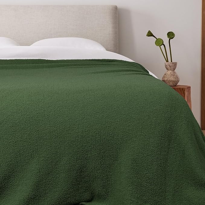 JOOJA Dark Green Blanket Warm Queen Size Fuzzy Knitted Blanket, Oversized Luxury Bed Blankets, Soft Queen Blanket for Bed, Lightweight Plush Blanket Queen Size for Cozy Nights (Dark Green, 90x90)
