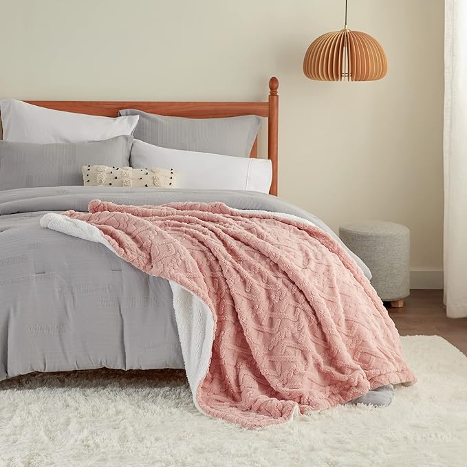 Bedsure Sherpa Fleece Throw Blanket for Couch - Fuzzy Soft Cozy Cable Throw for Women, Thick Warm Blanket for Winter, Pink, 50x60 Inches