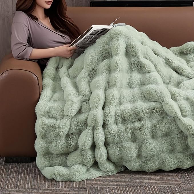 Sage Green Faux Fur Blanket for Couch Fluffy Fuzzy Plush Twin Bed Blankets for Adults Cute Ultra Soft Throw for Gift, 60 * 80 Inches 900GSM
