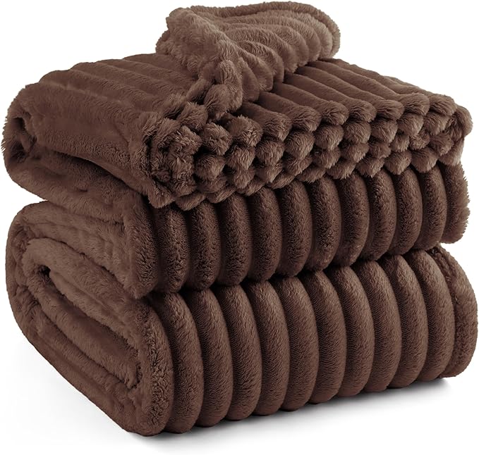 Bedsure Fondue Fudge Full Blanket for Bed - GentleSoft Cozy Soft Blankets for Women, Cute Small Fleece Throws for Girls, Birthday Gifts for Women, Mothers Day Decor Gifts for Mom, 84x90 Inches