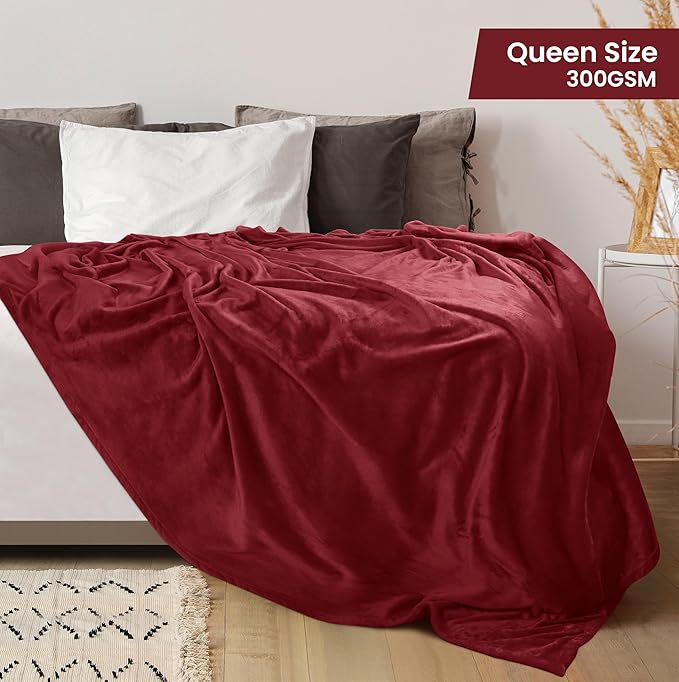 Utopia Bedding Fleece Blanket Queen Size Burgundy 300GSM Luxury Anti-Static Fuzzy Soft Microfiber Bed Blanket (90x90 Inch)