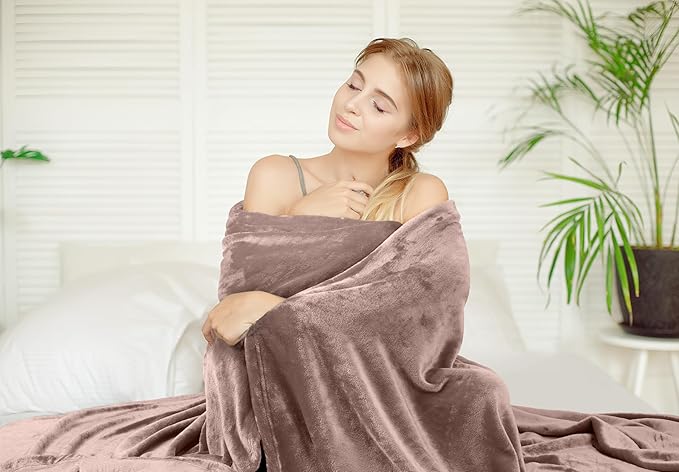 Utopia Bedding Fleece Blanket King Size Rose Pink 300GSM Luxury Anti-Static Fuzzy Soft Microfiber Bed Blanket (90x102 Inch)