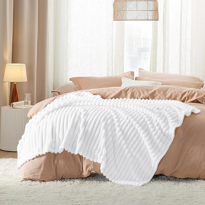 Bedsure White Fleece Blanket for Couch - GentleSoft Cozy Soft Blankets for Women, Cute Small Throws for Girls, 50x70 Inches