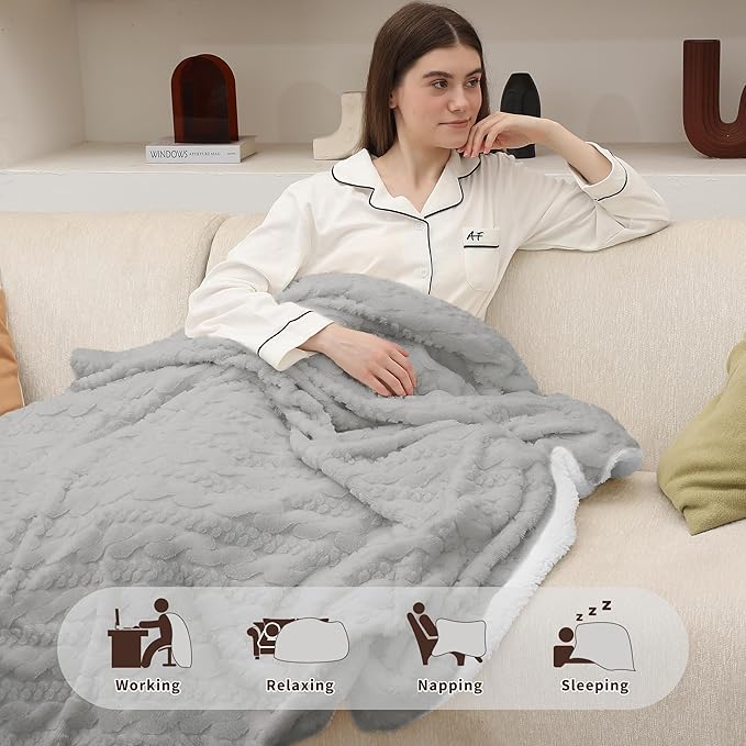 ESTINGO Faux Fur Electric Throw Blanket, Luxury Furry Throw Heated Blanket, 3D Leaf-Patterned Thick Rabbit Fux Fluffy Heating Blanket with 5 Heating Levels & 4 Hours Auto Off, 50" x 60" Light Gray