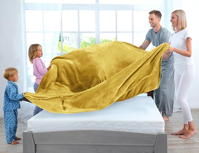 Utopia Bedding Fleece Blanket Full Size Gold 300GSM Luxury Fuzzy Soft Anti-Static Microfiber Bed Blanket (90x84 Inch)
