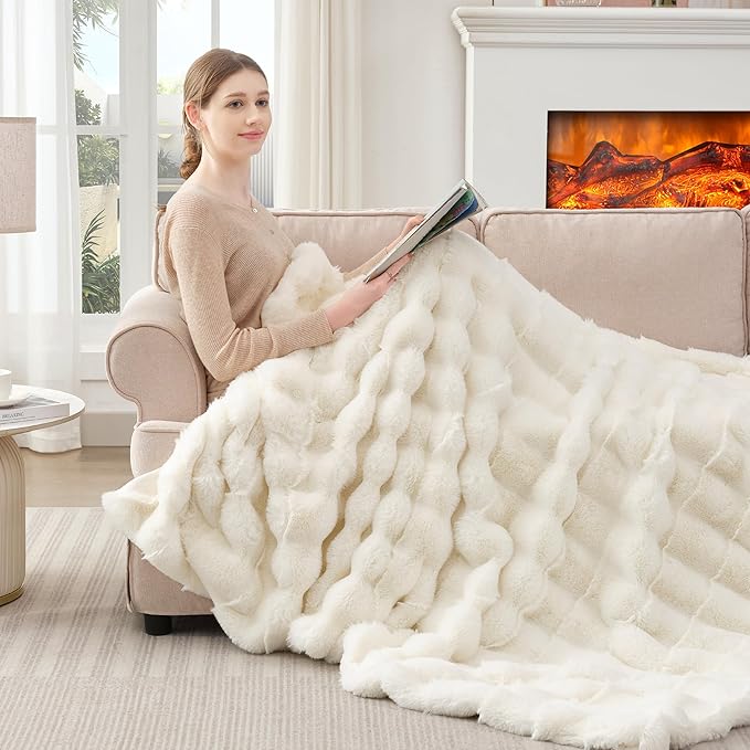 Touchat Luxury Faux Rabbit Fur Throw Blanket Twin Size for Couch,Super Heavy Warm Cozy Blanket for Sofa Bedroom Living Room,Ultra Soft Fluffy Reversible Plush Blanket for Home Decor Gifts,White