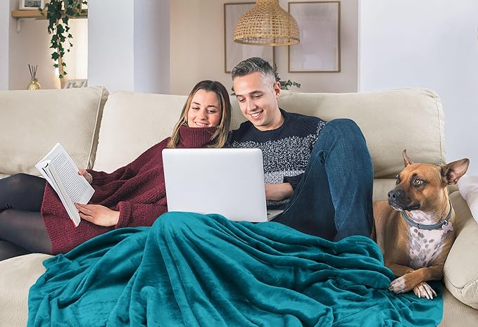 Utopia Bedding Fleece Blanket Full Size Turquoise 300GSM Luxury Fuzzy Soft Anti-Static Microfiber Bed Blanket (90x84 Inch)