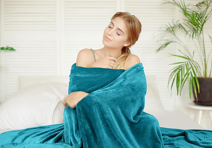 Utopia Bedding Fleece Blanket California King Size Turquoise 300GSM Luxury Fuzzy Soft Anti-Static Microfiber Bed Blanket (102x96 Inch)
