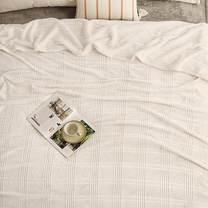 Oversized King Fleece Blanket 120x120 Inches, Seamless Soft Cozy 3D Jacquard Flannel Blanket 10'x10' Extra Large for Bed, Sofa, Couch, Travel & Camping, California King Throw, Beige