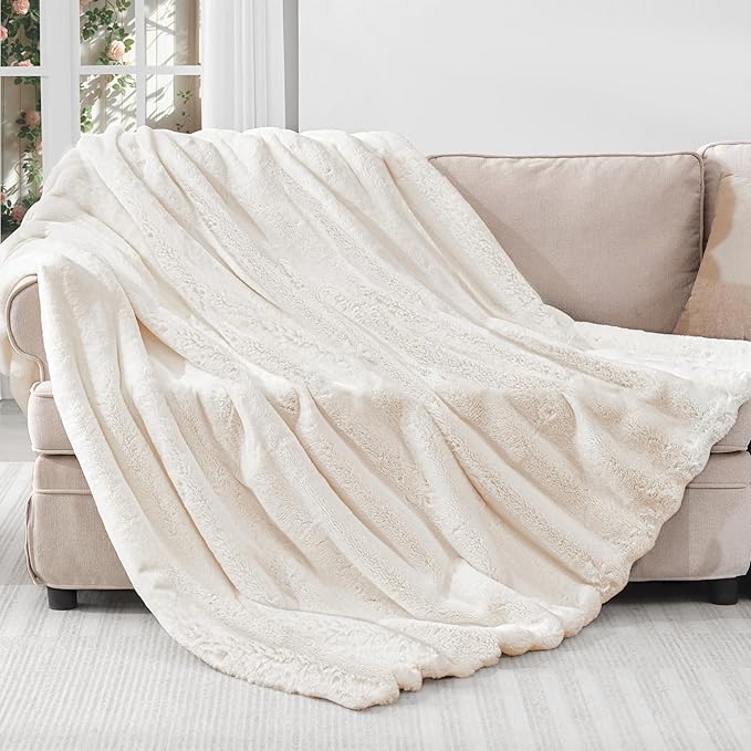 Touchat Luxury Faux Rabbit Fur Throw Blanket Twin Size for Couch,Super Heavy Warm Cozy Blanket for Sofa Bedroom Living Room,Ultra Soft Fluffy Reversible Plush Blanket for Home Decor Gifts,Cream White