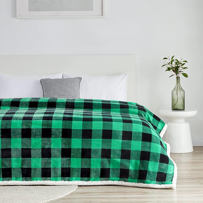 Touchat Sherpa Green and Black Buffalo Plaid Christmas Twin Blanket 60" X 70", Fuzzy Fluffy Soft Cozy Blanket, Fleece Flannel Plush Microfiber Blanket for Couch Bed Sofa (Green and Black)