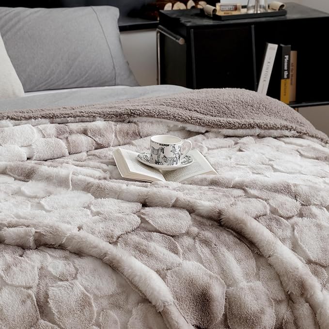 50x70 Inches Ultra-Soft Fuzzy Faux Fur Plush Throw Blanket - Thick, Warm Sherpa for Couch, Sofa, Bedroom, Camping - Decorative Blanket for Cozy Warmth,680 GSM Cloud Brown Tie Dye