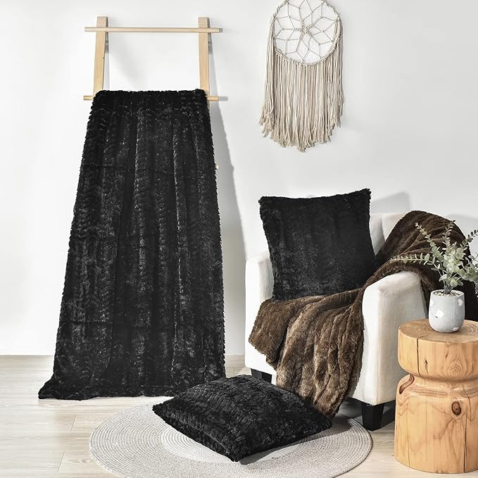 YUSOKI Luxury Faux Fur Twin XL Blanket for Twin XL Bed 2 Layers,5.2lb,All Ages,Home Decoration Without Pillows(Black,63"x90")