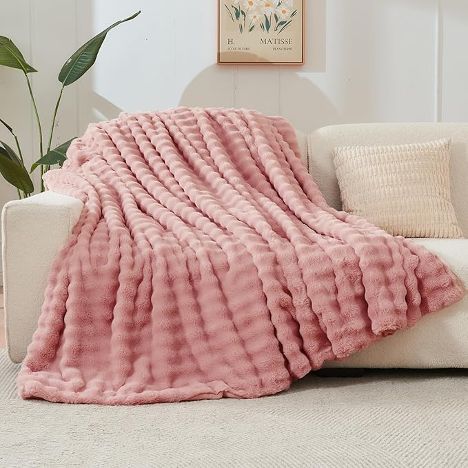 NEWCOSPLAY Faux Fur King Blanket Pink Bubble Blanket Thick Warm Soft for Couch Sofa Bed 550GSM (Pink, King(90"x110"))