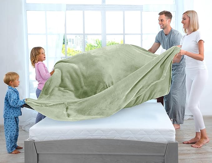 Utopia Bedding Fleece Blanket King Size Sage Green 300GSM Luxury Fuzzy Soft Anti-Static Microfiber Bed Blanket (90x102 Inch)
