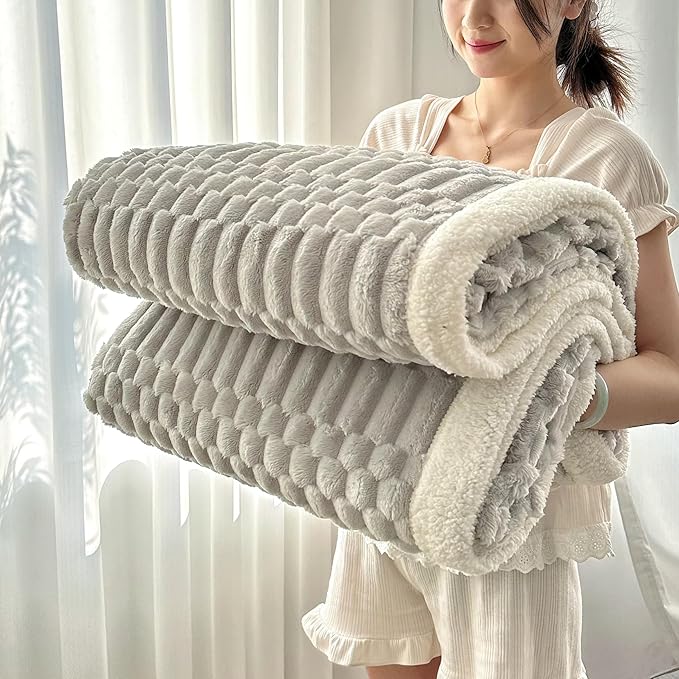 UKELER Sherpa Bed Blanket 80 × 90 inch, Ultra Soft Queen Size Throw Blanket for All Season, 470 GSM Cozy Plush Striped Fleece Blankets for Bedroom Living Room Dorm Hostel Sofa Camping, Silver Gray
