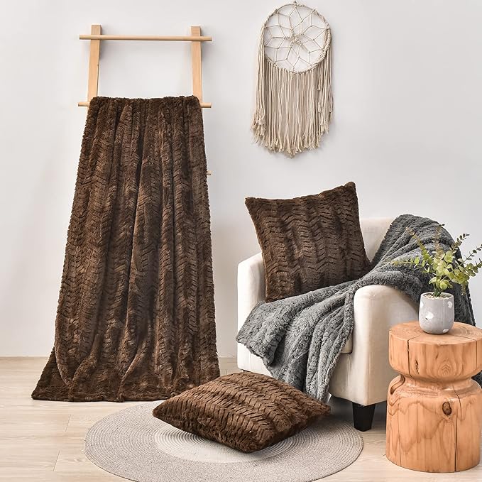 YUSOKI Luxury Faux Fur Twin XL Blanket for Twin XL Bed 2 Layers,5.2lb,All Ages,Home Decoration Without Pillows(Brown,63"x90")