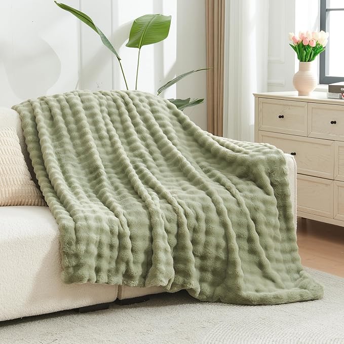 NEWCOSPLAY Faux Fur Throw Blanket Sage Green Bubble Blanket Thick Warm Soft for Couch Sofa Bed 550GSM (Sage Green, Throw(50"x60"))