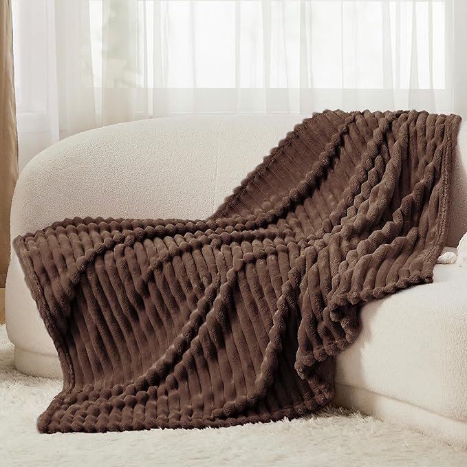 Bedsure Fondue Fudge Twin XL Blanket for Bed - GentleSoft Cozy Soft Blankets for Women, Cute Small Fleece Throws for Girls, Birthday Gifts for Women, Mothers Day Decor Gifts for Mom, 66x90 Inches
