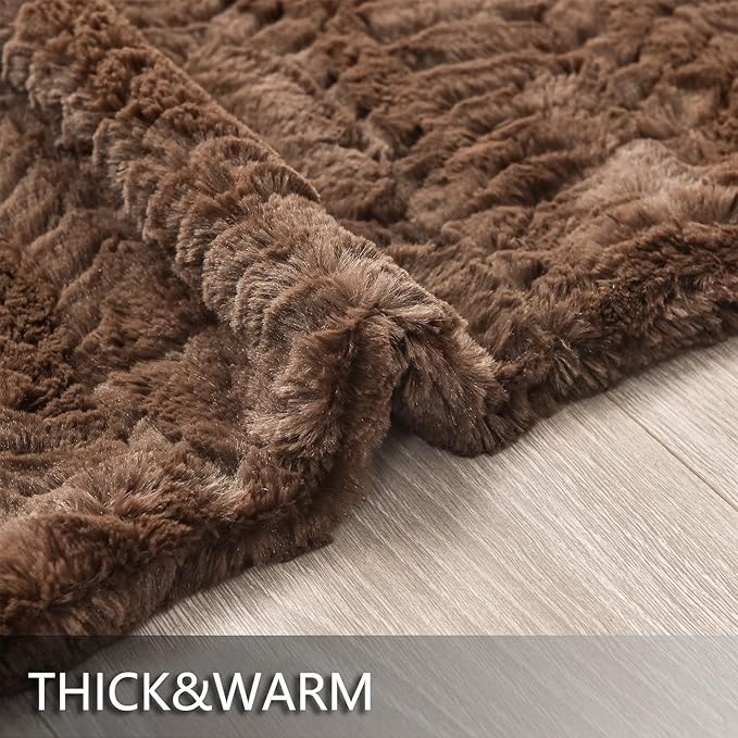 YUSOKI Luxury Faux Fur Blanket for Queen Size Bed 2 Layers,7.3lb,All Ages,Home Decoration Without Pillows (Brown,90"x90")