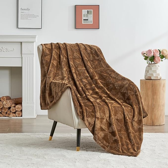 SOCHOW Triangle Textured Flannel Fleece Throw Blanket, Super Soft Lightweight Cozy Warm Plush Blanket for Bed Couch Sofa, 50 x 60 Inches, Nutshell Brown